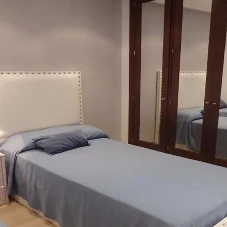 Daire For 4 People, Bahia De La Plata, Estepona, Malaga 150mts *