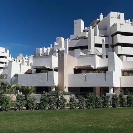 For 4 People, Bahia De La Plata, Estepona, Malaga 150mts Daire *